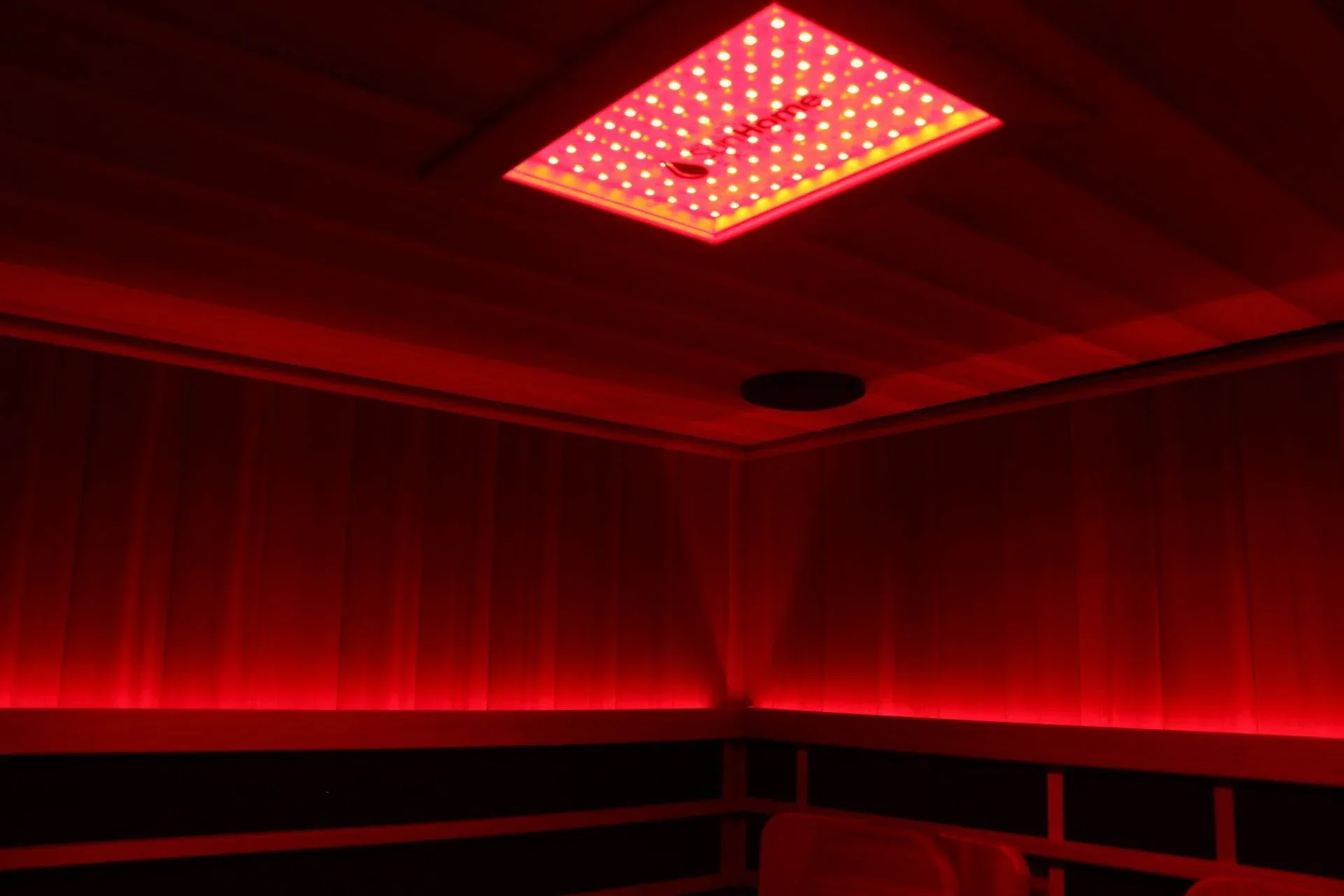 Sun Home Eclipse™ 4-Person Red Light & Infrared Sauna - Image 10